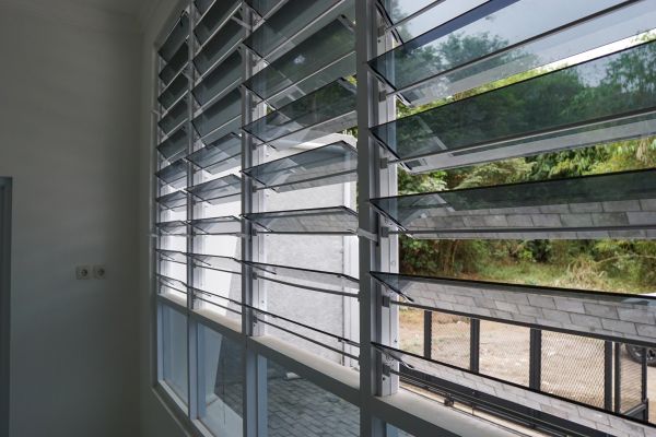 Cost of Jalousie Window Repair in Camas