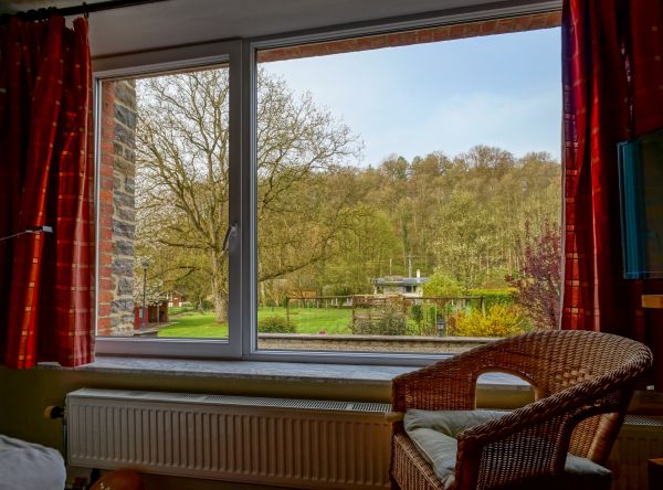Cost of Fiberglass Window Repair in Camas
